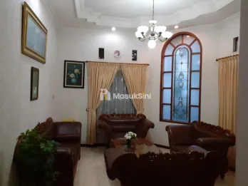 RUMAH MODERN LOKASI SAWOJAJAR COCOK UNTUK USAHA - HARGA 3,750 M NEGO