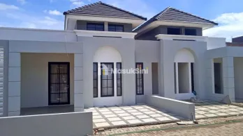 RUMAH MODERN MINIMALIS LOKASI DEKAT EXIT TOL