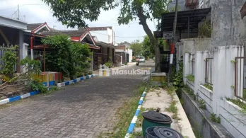 RUMAH MODERN SECOND LOKASI ARAYA - HARGA 1,350M