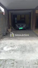 RUMAH MODERN SECOND LOKASI ARAYA - HARGA 1,350M