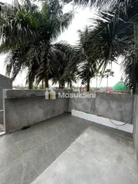 RUMAH MODERN SIAP HUNI DEKAT PERUM ARAYA - HARGA 899 JUTA NEGO
