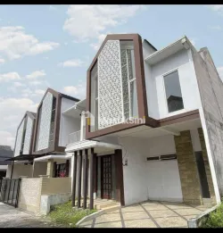 RUMAH MODERN STRATEGIS LOKASI SUKUN