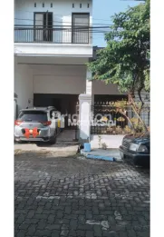 Rumah nyaman, area tengah kota Malang