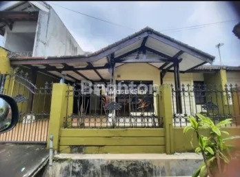 Rumah nyaman, area tengah kota Malang