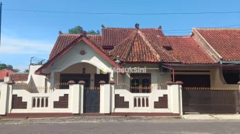 RUMAH SECOND TERMURAH, TANAH LUAS DI PURWOMARTANI
