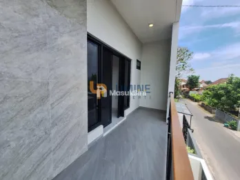 RUMAH SIAP HUNI 2 LT DEKAT KE BERBAGAI KAMPUS DAN MALL DI JOGJA