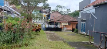 Rumah strategis halaman luas di Temas Kota Batu