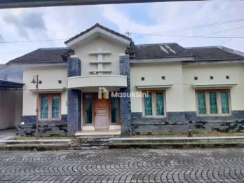 RUMAH TANAH LUAS 154 M2 DI GODEAN