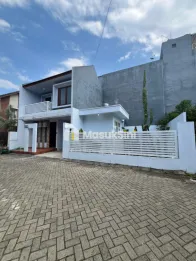 Rumah Villa Pesanggrahan Batu Malang