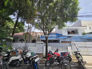 Sewa Rumah di Cempaka Putih Dekat Mall Green Pramuka Square