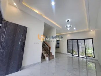 TERMURAH! RUMAH 2 LANTAI HARGA 1,4M 8 MENIT KE RUMAH SAKIT JIH