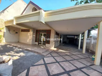 Disewakan rumah Ngagel cocok untuk kantor, komersial