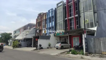 Ruko Kutisari 3 Lantai Strategis Dekat UK Petra