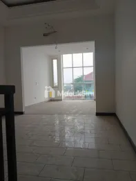 Ruko Kutisari 3 Lantai Strategis Dekat UK Petra