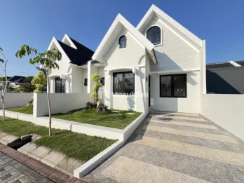 Rumah Desain Amerika Style di Pandan