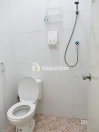 Rumah Disewakan Bulanan Lokasi Strategis Bebas Banjir