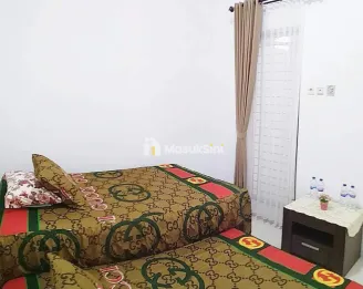 Rumah Disewakan Bulanan Lokasi Strategis Bebas Banjir