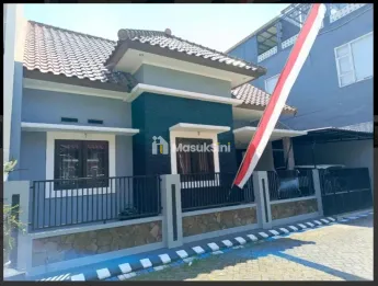 Rumah nyaman, area tengah kota Malang