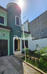 Rumah nyaman, area tengah kota Malang