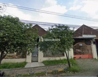 Rumah nyaman, area tengah kota Malang