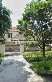 Rumah nyaman, area tengah kota Malang