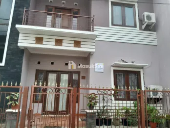 SEWA RUMAH FULL FURNISH 5KT DI CLUSTER EKSKLUSIF AMBARUKMO
