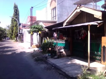 Rumah Hunian dengan Kos Kosan