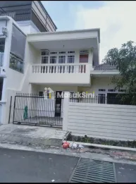 Rumah nyaman, area tengah kota Malang