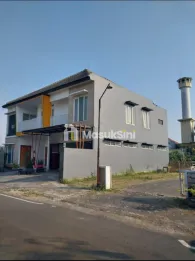 Rumah nyaman, area tengah kota Malang