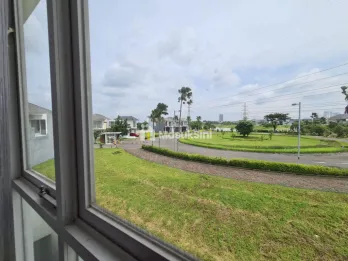 Rumah Royal Residence Surabaya Barat Minimalis View Bagus Langka