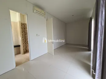 Rumah Royal Residence Surabaya Barat Minimalis View Bagus Langka