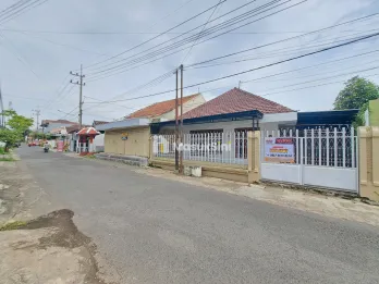 Rumah 5 kamar tidur di pusat kota Banyuwangi