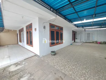 Rumah 5 kamar tidur di pusat kota Banyuwangi