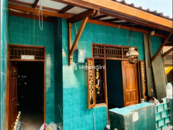 RUMAH KAMPUNG 8 MENIT KE STASIUN DEPOK LAMA