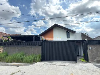 RUMAH MEWAH 636M² DI NGAGLIK, DEKAT KAMPUS & KEBUN ANGGUR