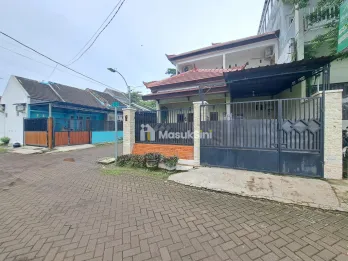 Rumah modern di Taman Baru Banyuwangi