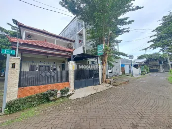 Rumah modern di Taman Baru Banyuwangi