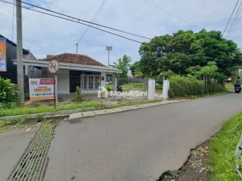 Tanah hook pusat kota dekat stadion Banyuwangi