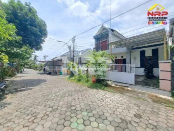 Dijual Rumah 2 Lantai Hook di Belakang Stadion Diponegoro Banyuwangi