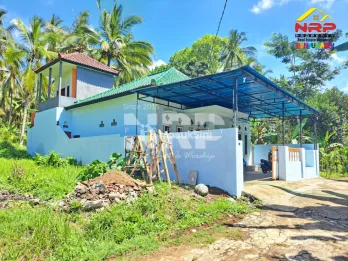 Dijual Rumah semi villa 2 Lantai + Kolam Renang di Desa Kelir, Banyuwangi