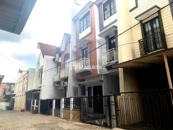 Jual Rumah 3 Lantai di Royal Piranha Residence Lowokwaru