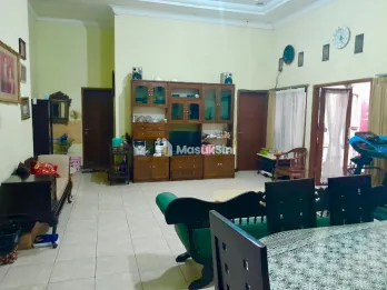 Jual Rumah Jalan Saxophone Pojok LT 407m2 Dekat UB Malang