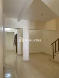 Rumah 2 lantai Siap Huni di Jalan Cengger Ayam Dekat STIE Kertanegara