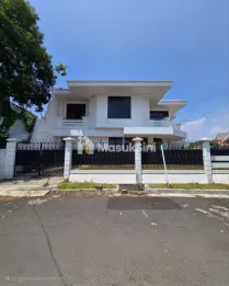 RUMAH DIJUAL DHARMAHUSADA INDAH UTARA TERMURAH
