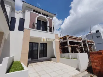 RUMAH HUNIAN MODERN 2 LANTAI DEKAT BARBAGAI WISATA KOTA BATU
