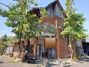 RUMAH KOST 2 LANTAI LOKASI SUHAT