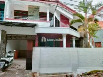 Rumah Mewah Griya Shanta dekat POLINEMA