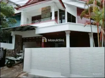 Rumah Mewah Griya Shanta dekat POLINEMA