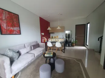 RUMAH MODERN 2 LANTAI DALAM CLUSTER DI JANTUNG KOTA CIBINONG