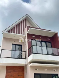RUMAH VILLA 2 LANTAI DENGAN UDARA SEJUK DEKAT BNS
